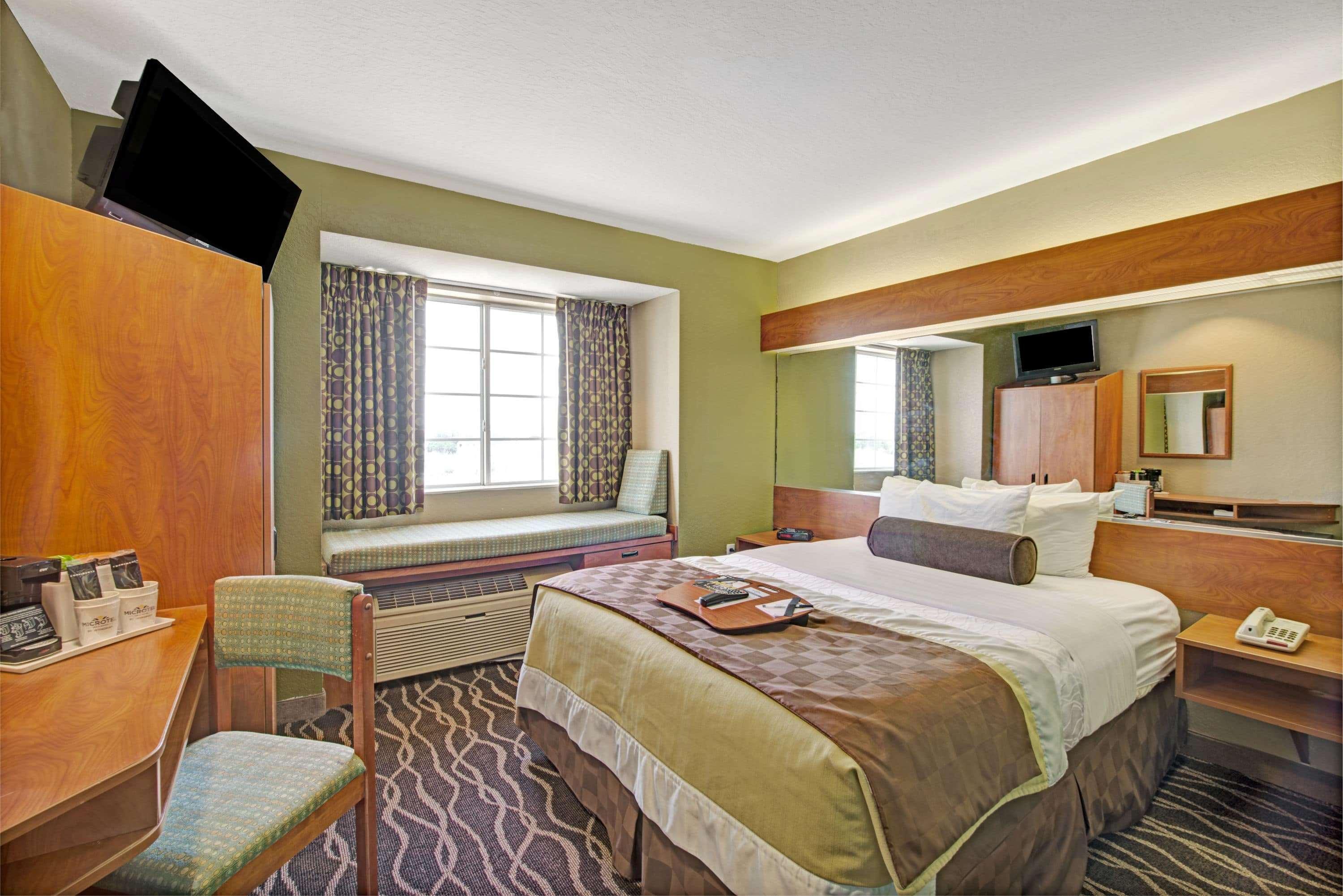 Готель Super 8 By Wyndham San Antonio Downtown Ne Екстер'єр фото
