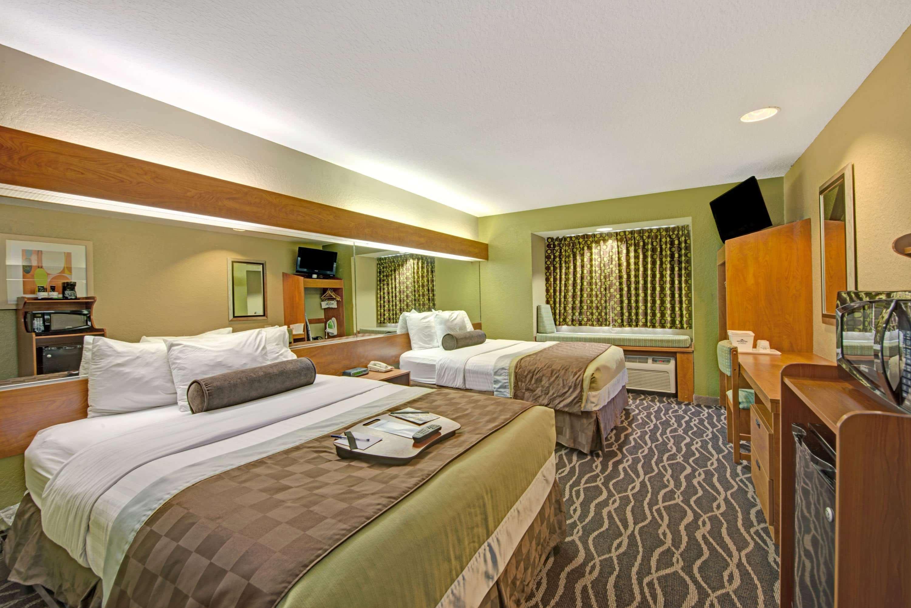 Готель Super 8 By Wyndham San Antonio Downtown Ne Екстер'єр фото