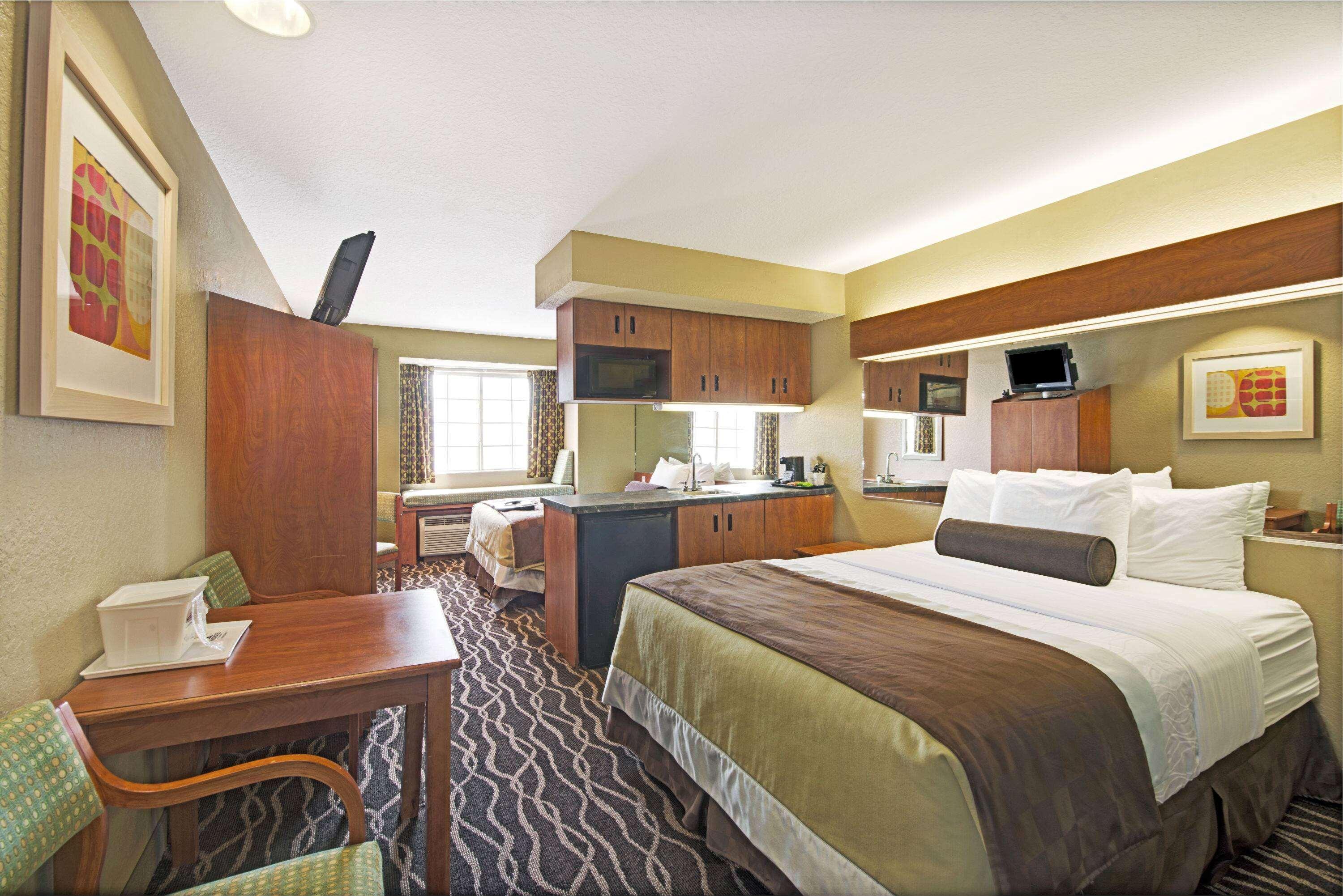 Готель Super 8 By Wyndham San Antonio Downtown Ne Екстер'єр фото