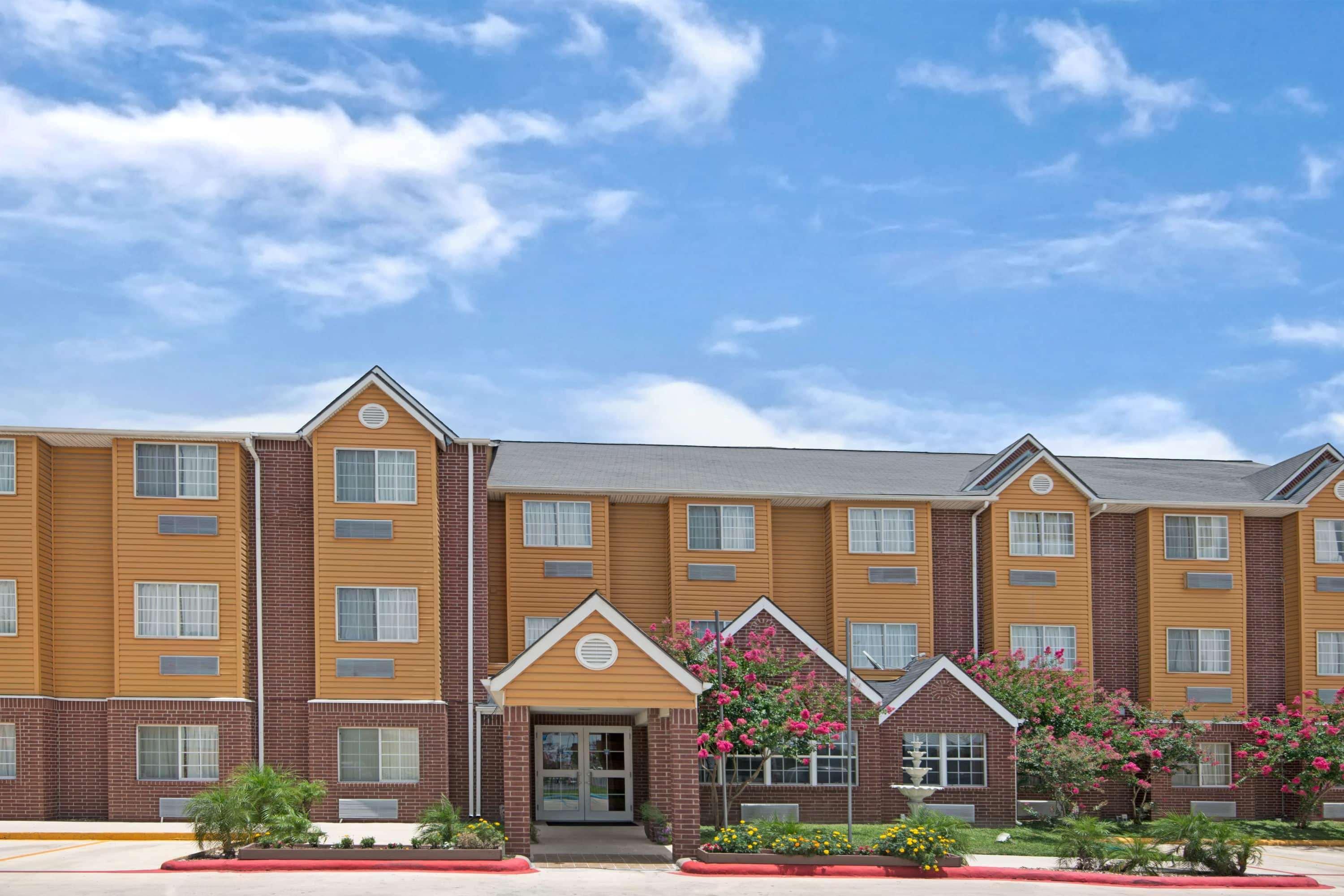 Готель Super 8 By Wyndham San Antonio Downtown Ne Екстер'єр фото