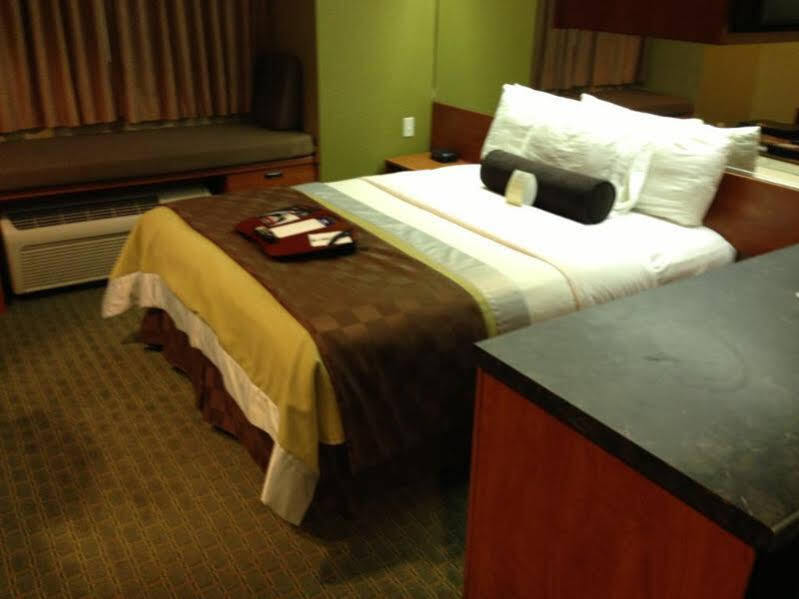 Готель Super 8 By Wyndham San Antonio Downtown Ne Екстер'єр фото